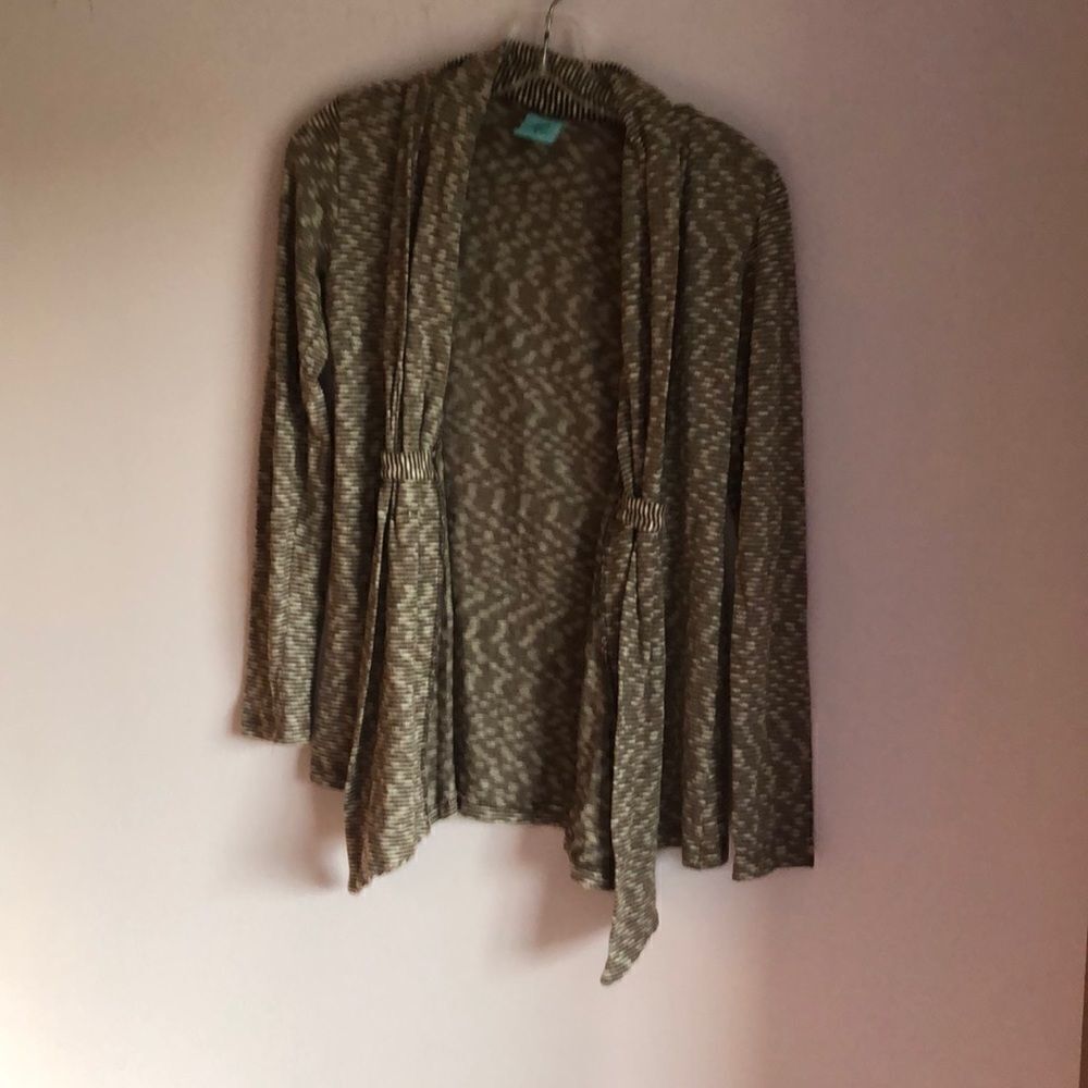 𝅺happening in the present brown and white cardigan